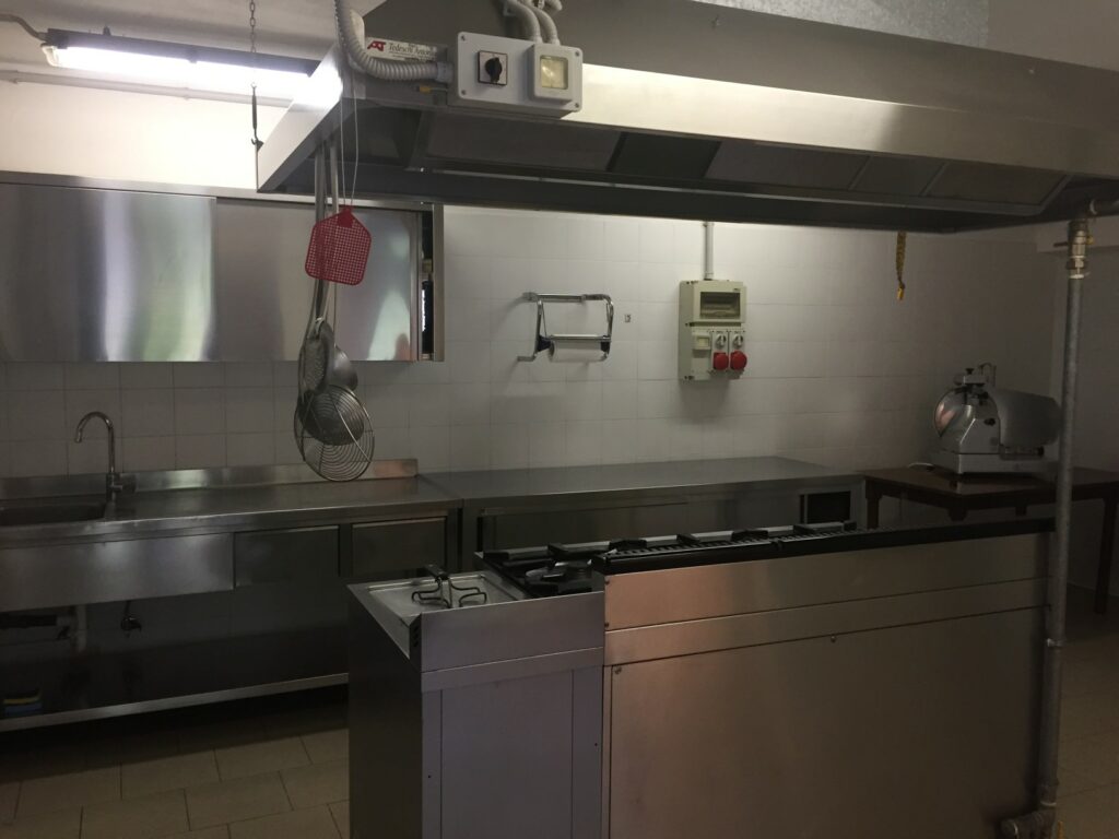 image00037 (Custom)