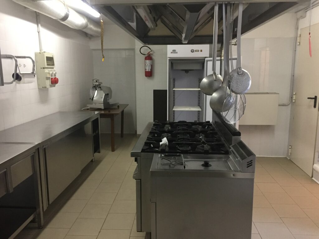 image00038 (Custom)
